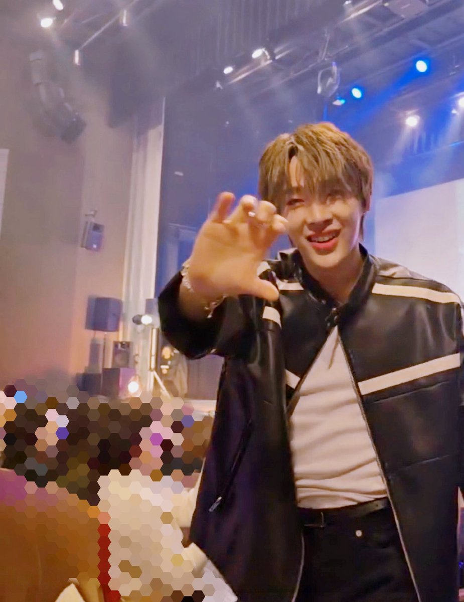 ElseUni's tweet image. 2025.12.13 福岡2部
Thank you for coming to Japan. I had a great time.
We’ll definitely meet again 🫶🏻

OK, reality check. I'm going to focus on work now.😭

#BAE173 #비에이이173
#NEWCHAPTER_DESEAR