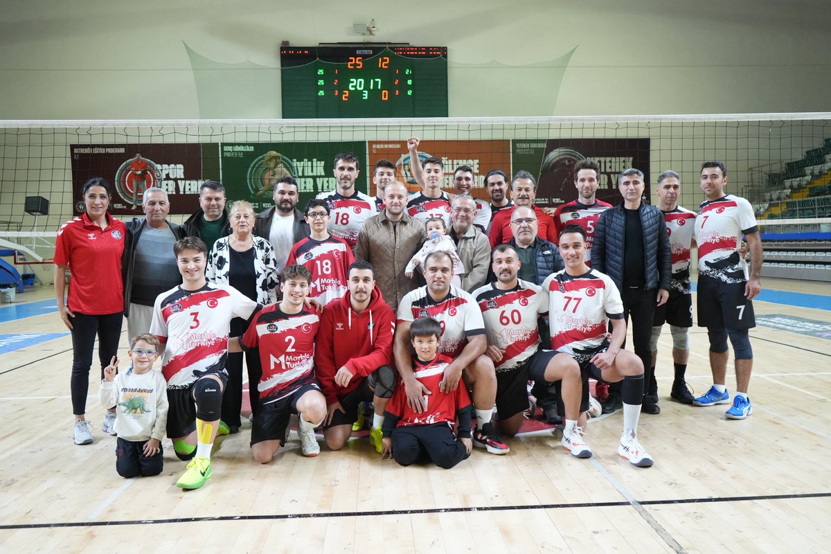 MHP İl Başkanımız Sayın Burak Demirel, ilimizi TVF Erkekler İkinci Ligi’nde temsil eden Muğla Sportif Akademi Voleybol takımımızın maçında tribündeki yerini alarak takımımızı yalnız bırakmadı.
Sporda, sanatta, sanayide; tarlada, mahallede kısacası hayatın her alanında sahada olan