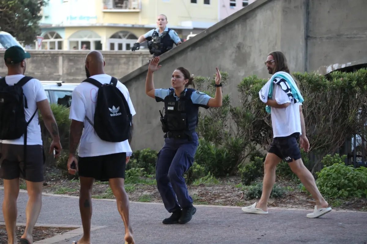 L_ThinkTank's tweet image. [ 🇦🇺🕊 AUSTRALIE ]

🕯 La plus jeune victime de l’attaque de Bondi Beach est une fillette de 10 ans.

La victime la plus âgée était un homme de 87 ans, survivant de la Shoah. Il est mort en protégeant sa femme, avec laquelle il était marié depuis cinquante ans.