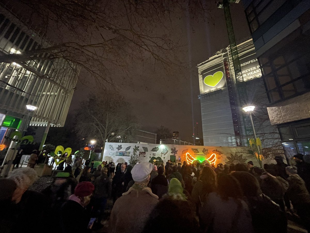 CornwallHugs tweet media