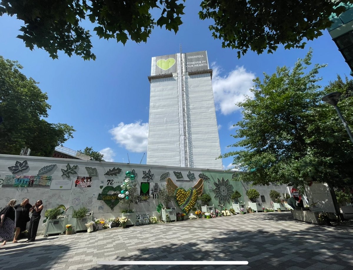 CornwallHugs tweet media