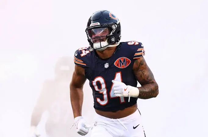 JAYChi_Bears's tweet photo. Austin Booker vs. The Browns 

-4 TOT 
-3 solo
-2 sacks

In 6 games, he has 22 TOT, 14 Solo, 3 sacks, 2* TFL.

He was great today, and big since returning for The #Bears. https://t.co/fiycptObYT