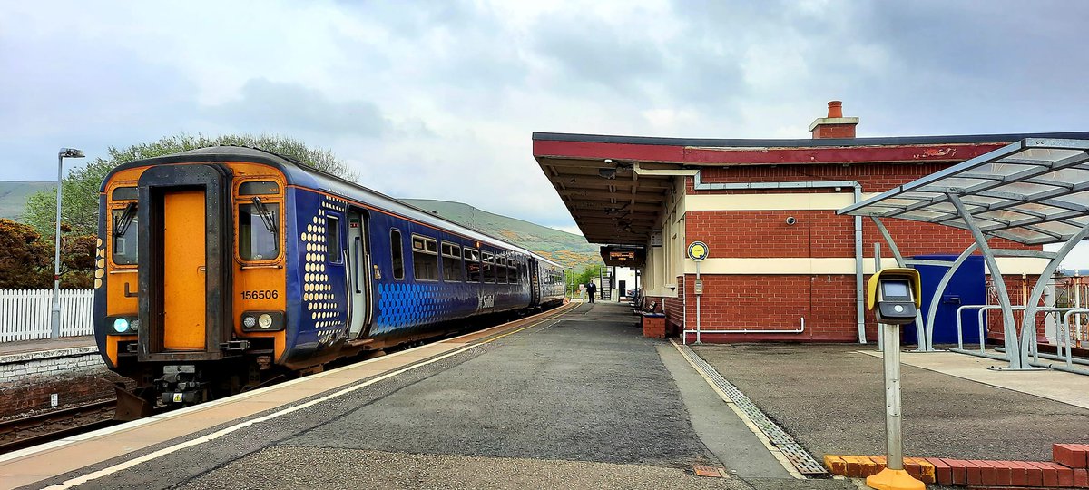 Guard_Amos's tweet photo. Part 8 features what are arguably the finest units on the network. #metcam class  156's. These views come from Wigan, East Kilbride, Stranraer and Girvan featuring units from @northernassist and @ScotRail the shot from East Kilbride has been consigned to history https://t.co/vGJgL5y5Hp