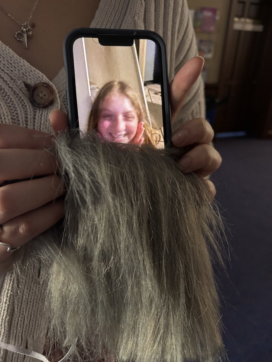 👭Our madrichim dream team is finally complete with the new knowledge-full addition of Chloe Gill as our Winter Term 2026 Madricha. ❤️‍🔥