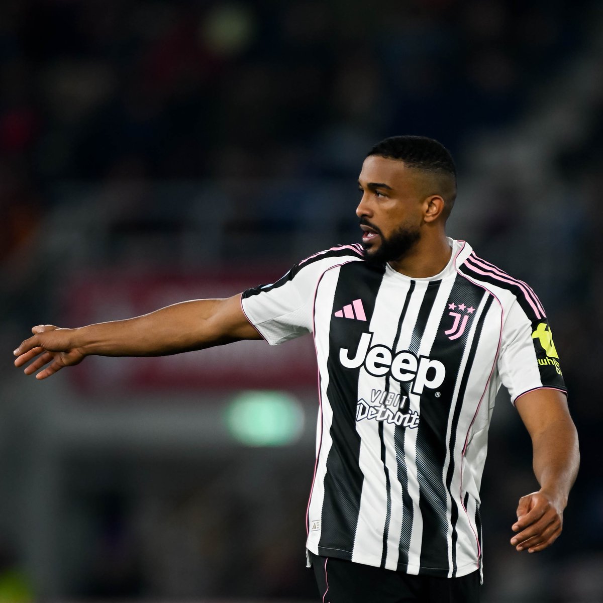 Che bello vederti in campo Gleison 🤍🖤

#BolognaJuve