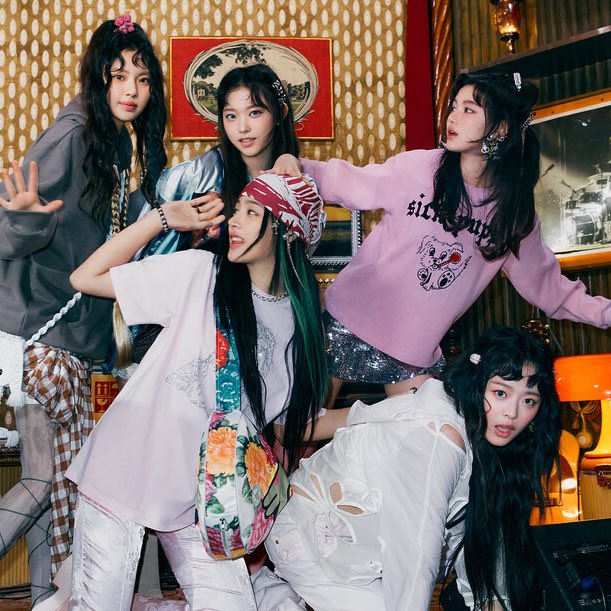 chartsadp's tweet image. [INFO] @ALLDAY_PROJECT #TARZZAN revealed that all of his favorite K-Pop songs at the moment were made by the pretty and iconic #NewJeans.

#ALLDAYPROJECT #올데이프로젝트