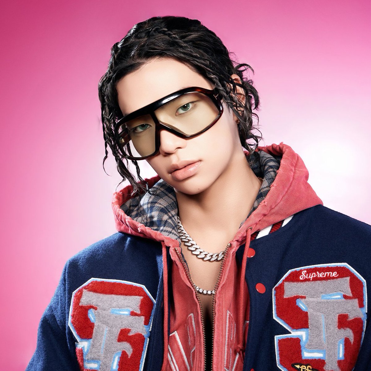 chartsadp's tweet image. [INFO] @ALLDAY_PROJECT #TARZZAN revealed that all of his favorite K-Pop songs at the moment were made by the pretty and iconic #NewJeans.

#ALLDAYPROJECT #올데이프로젝트