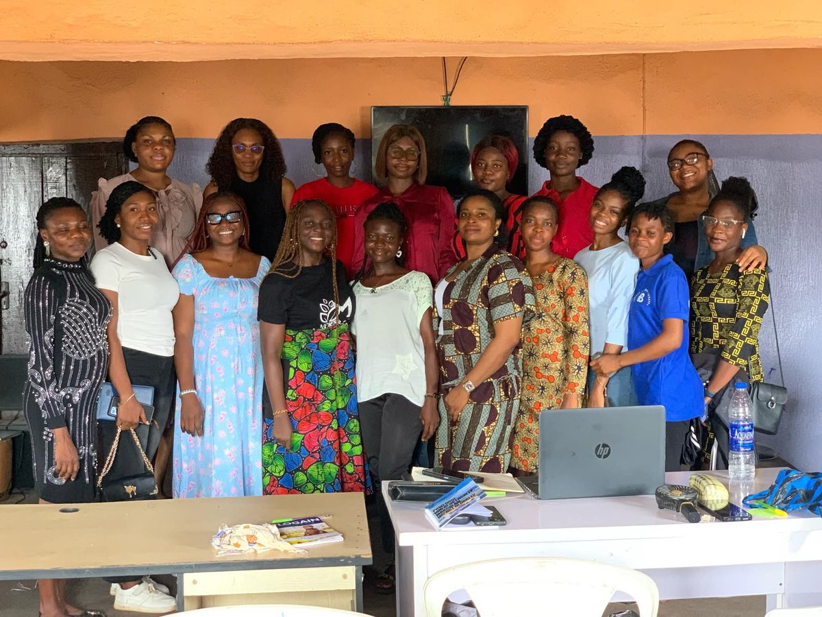 HMaramuna's tweet photo. In 2025, I have of trained over 150 women to dig deep and identify the root causes of the challenges they face in their businesses,  not just the symptoms.

This transformative journey was made possible through the training I received from @WeAreAWEC https://t.co/FaBqVHcSE2