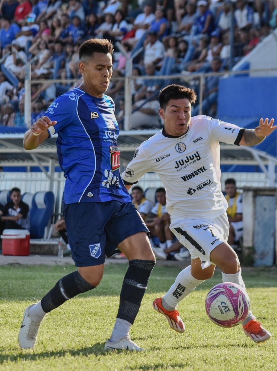 AH_Zapla's tweet photo. 🔚  Final del Primer Tiempo. 

Talleres de Perico 2️⃣-0️⃣ Altos Hornos Zapla

#ZaplaSomosTodos https://t.co/0du4aU9hlQ