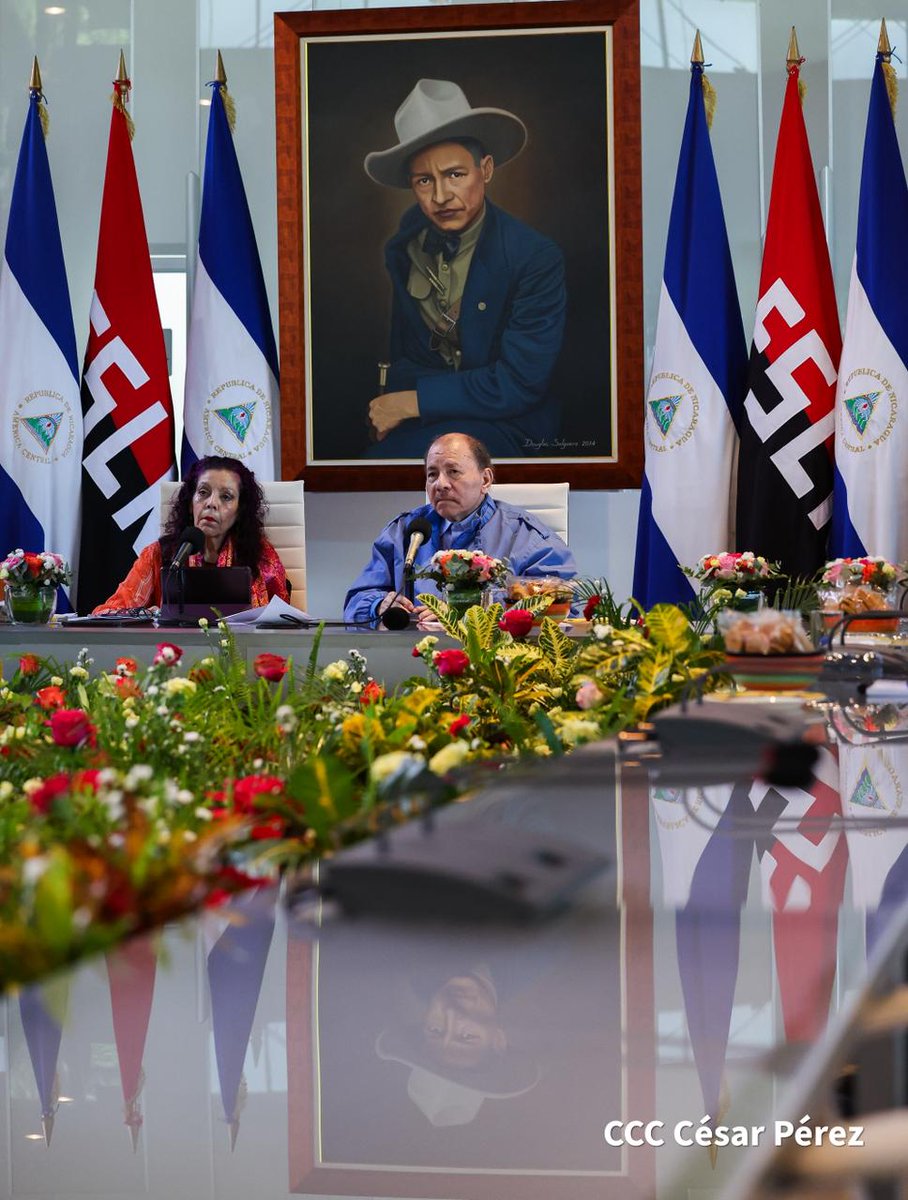 KeniateleSur's tweet photo. #último en #noticias 
Latinoamerica y el Caribe celebran el XXI aniversario de fundación del ALBA - TCP, participaron desde Nicaragua los Copresidentes Comandante Daniel Ortega y compañera Rosario Murillo.
 @teleSURtv https://t.co/E7sRCH6CnC