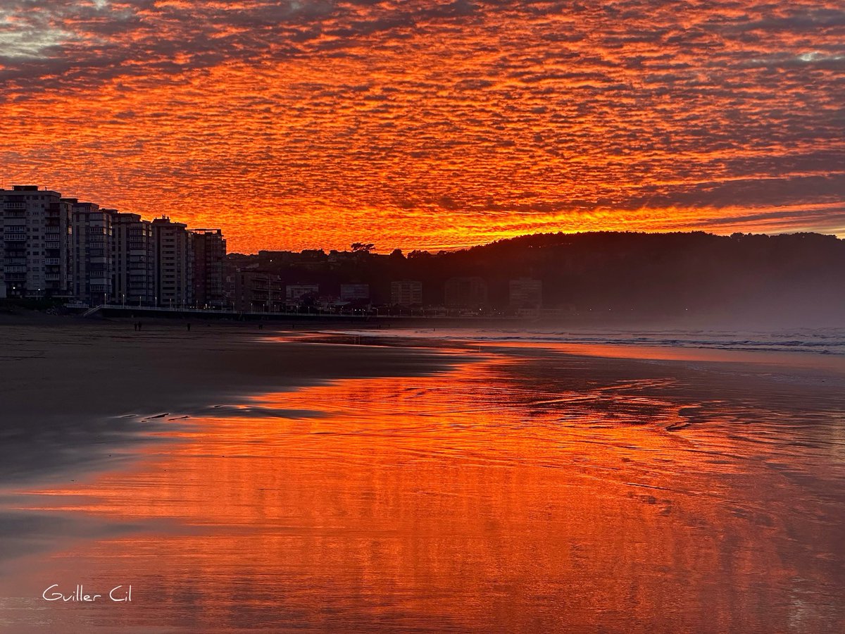 GuillerCil's tweet image. El otoño y sus candilazos 🔥🤩
#SkyOnFire #14deDiciembre #Salinas #Asturias