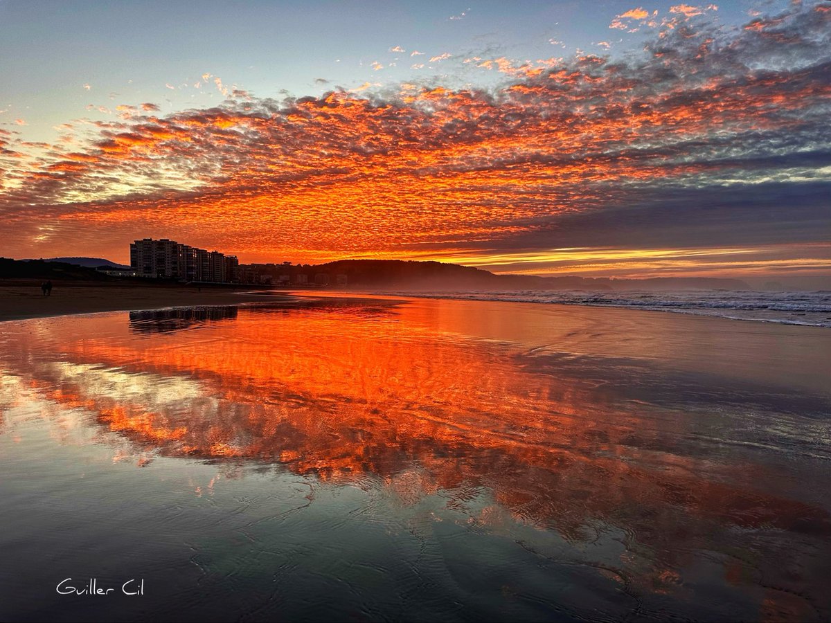 GuillerCil's tweet image. El otoño y sus candilazos 🔥🤩
#SkyOnFire #14deDiciembre #Salinas #Asturias