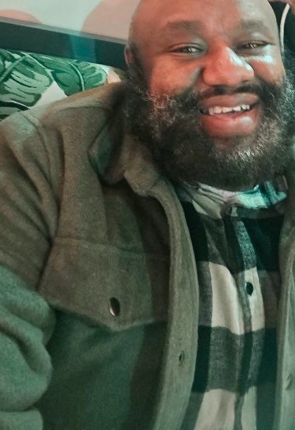 ThaBearKing's tweet photo. Caption: “Did the big chop—the heaviness of the beard was weighing me down. It will be back in some form at some point. Feeling light tho 🪒🔥 #BigChop #BeardGone #GlowUp #Chill https://t.co/5wVESwnJLq