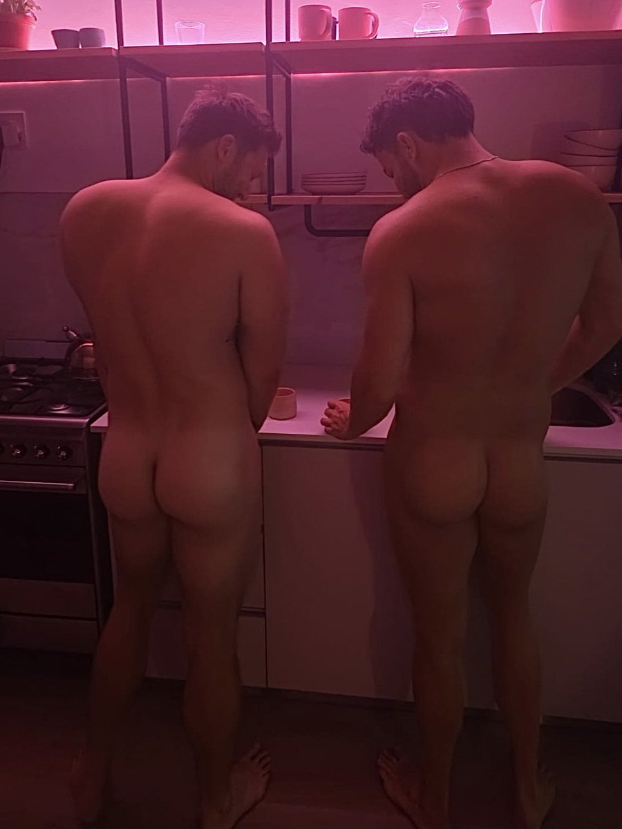 Clothes?? Never heard of her 🤷🏻‍♂️😈 <a href="/p_ea_ch_es/">Peaches</a>
