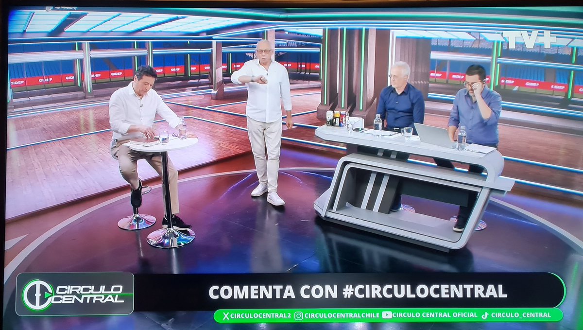 Ya viendo el Capítulo 40 de  #CirculoCentral junto a <a href="/Mauricioisra61/">Mauricio Israel</a> Cristian Arcos, Ivo Basay y <a href="/Msperiodista/">@msperiodista</a> con todo el análisis de lo que dejó el Cierre del Campeonato Nacional con Coquimbo Unido Campeón