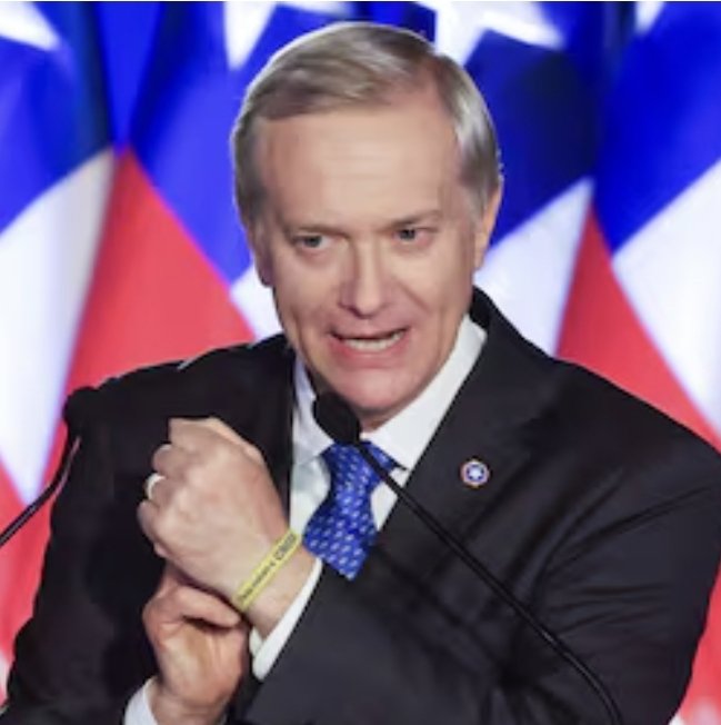 A Jeannette Jara la apoyan:

-40 premios nacionales 
-600 académicos
-Los periodistas
-Los actores
-Los artistas
-Los sindicatos
-El gobierno
-La CUT 
-La ANEF
-La narcocultura
-Los artistas urbanos
-PEDRO PASCAL 

A José Antonio Kast lo apoya:

-El 59% del electorado