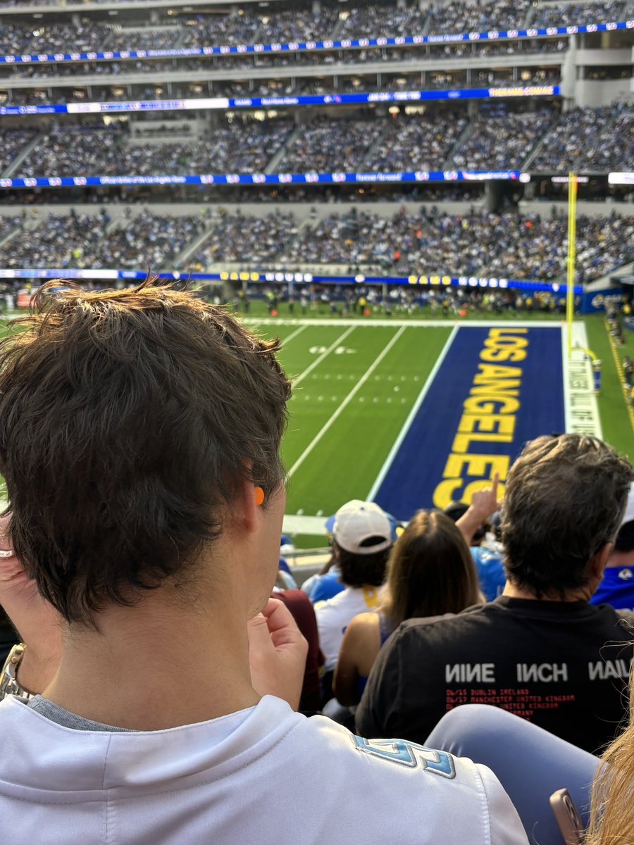 Pink Survivor tweet media