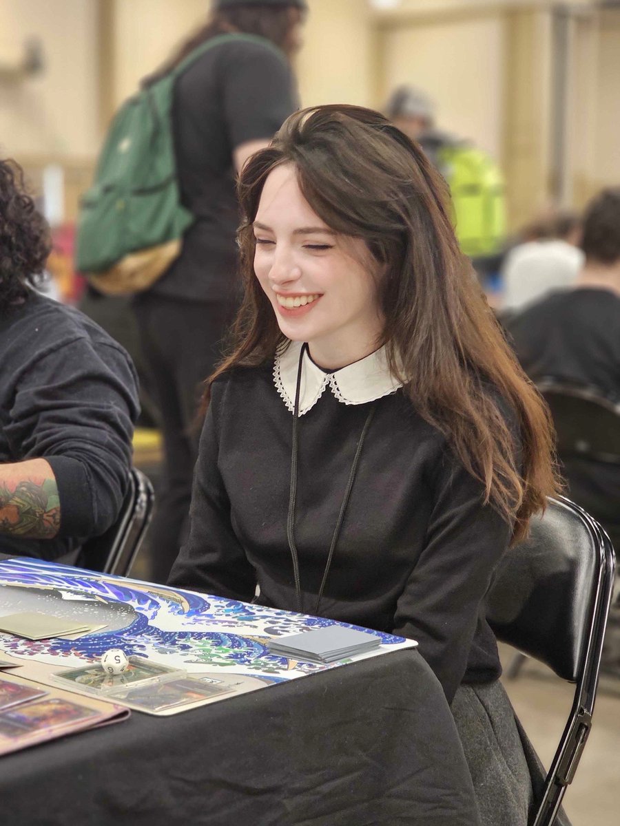 ursiiday's tweet image. Just playing some cards 🥰