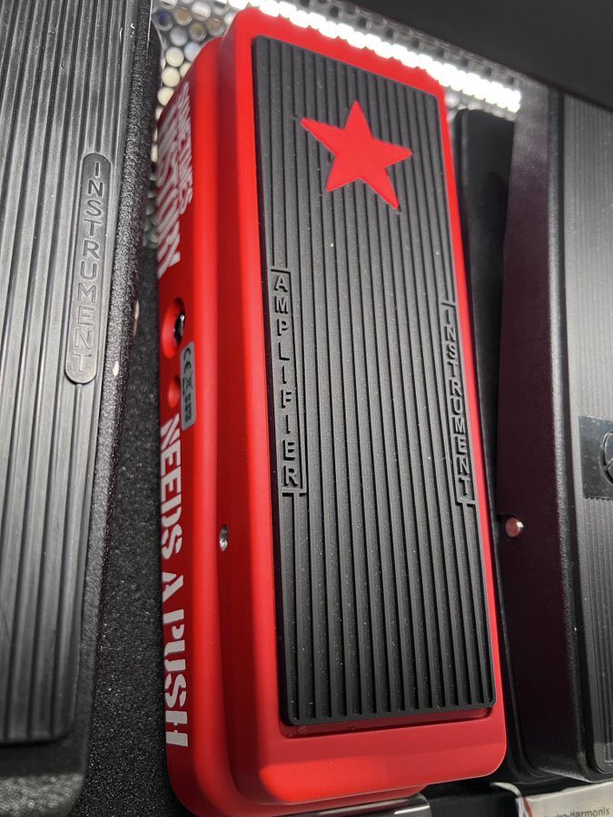 LouPerez's tweet image. Those will look so badass with your Lenin pedal. 😂