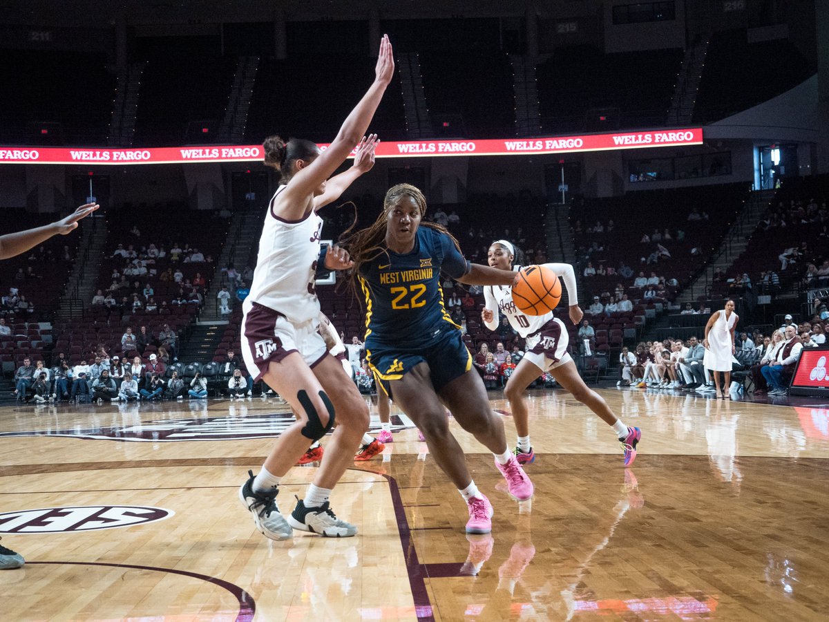 WVUWBB's tweet image. Snow problems in Texas today 💪