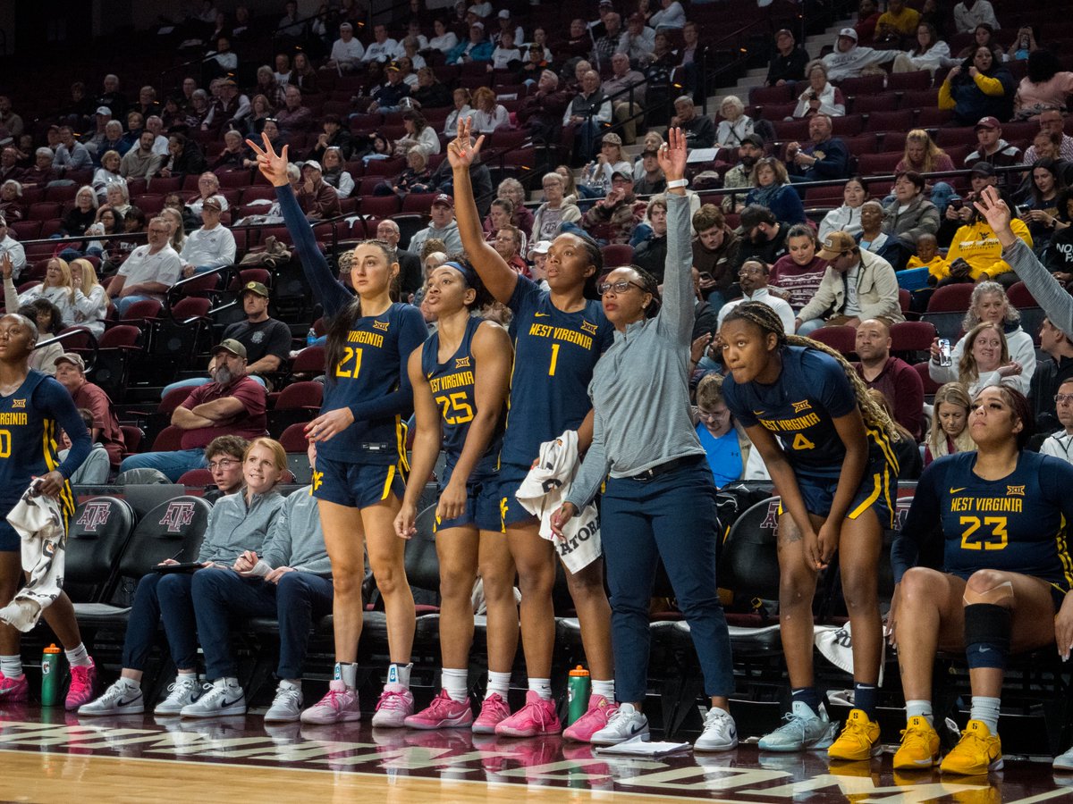 WVUWBB's tweet image. Snow problems in Texas today 💪