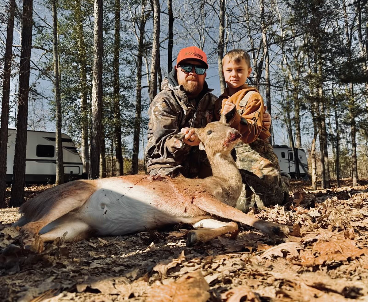 Justin Moore tweet media