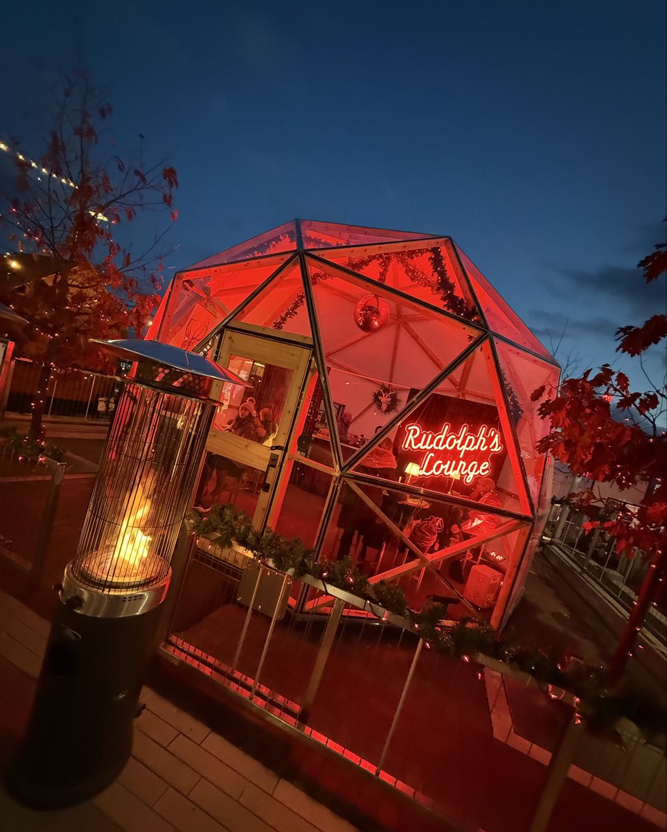 Holiday Market Mood: festive, cozy, and very Rudolph Lounge. ✨🦌🎄#theholidaymarket 
.
.
.
.
.
.
.
.
.
.
#snow #nature #christmas #naturephotography #snowday #wintertime #mountains #photography #wintervibes #travel #landscape #skiing #naturelovers #photooftheday