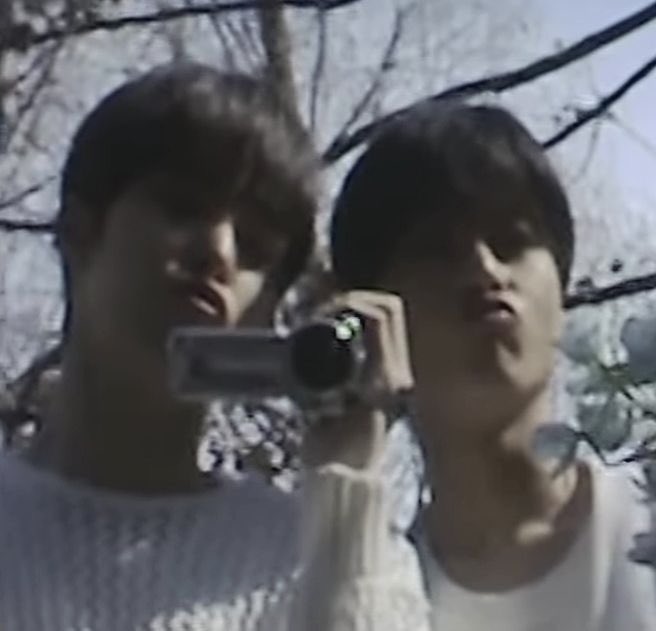 bfblight's tweet image. 🦢♥︎　　﹕　i’ll forever keep you in my locket.