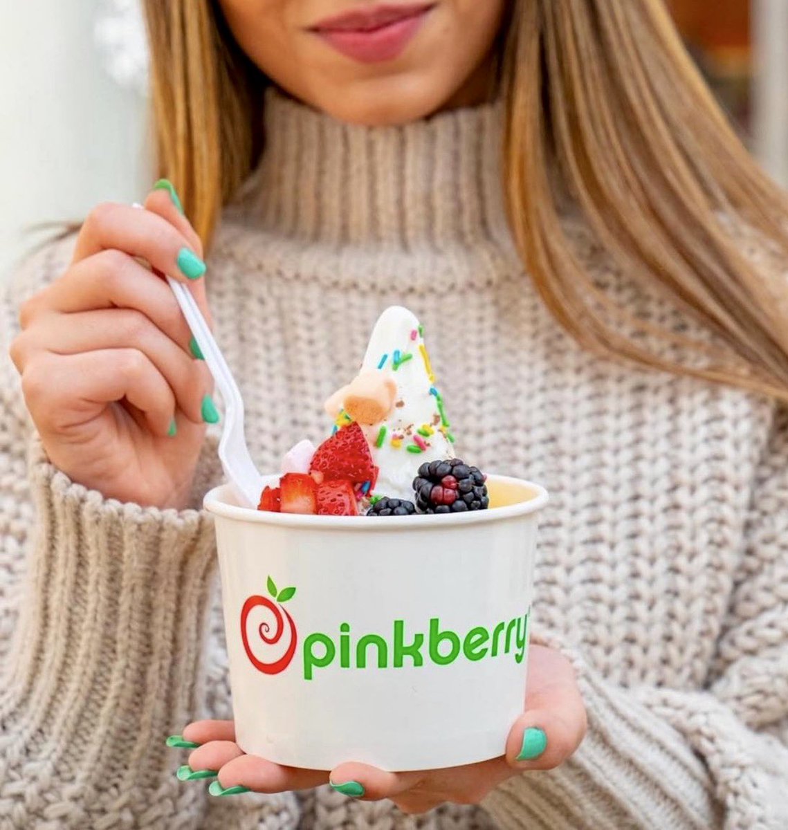 Sweater weather meets swirly goodness 😍 Sweet moments start <a href="/pinkberryswirl/">Pinkberry</a> at Dos Lagos 🍦✨