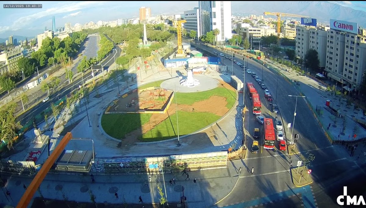 JustRocketMan's tweet photo. Ni alma en plaza italia xD 19:41 #Elecciones2025 https://t.co/pCiLfuqTXq