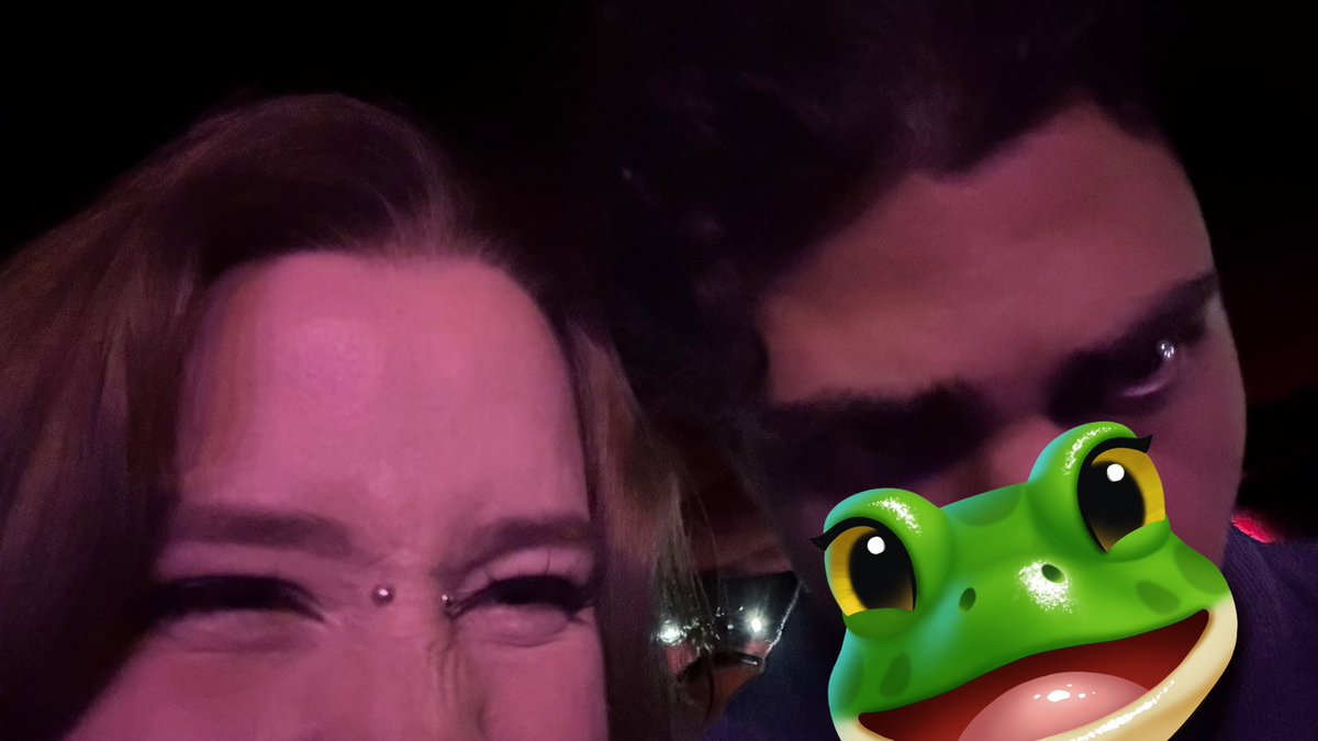 lisallaxas tweet media