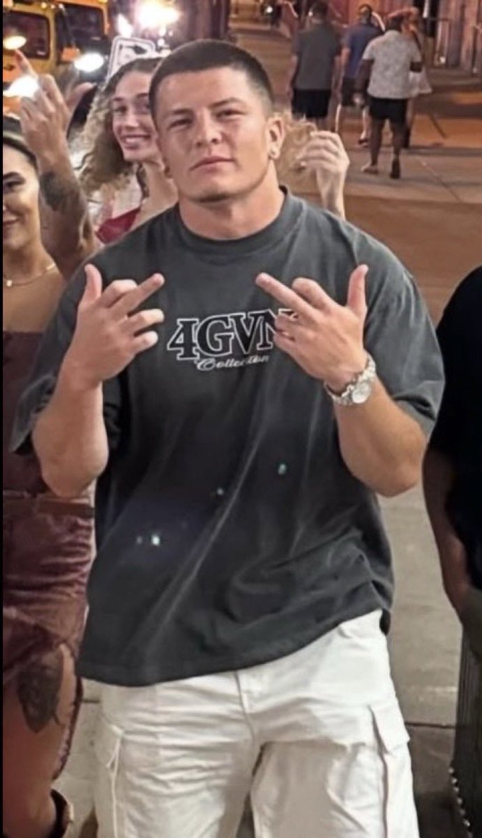 VandyTracker's tweet image. Love him or hate him.

You watched. 

Unmatched aura. 

#2TURNT 4L🤞