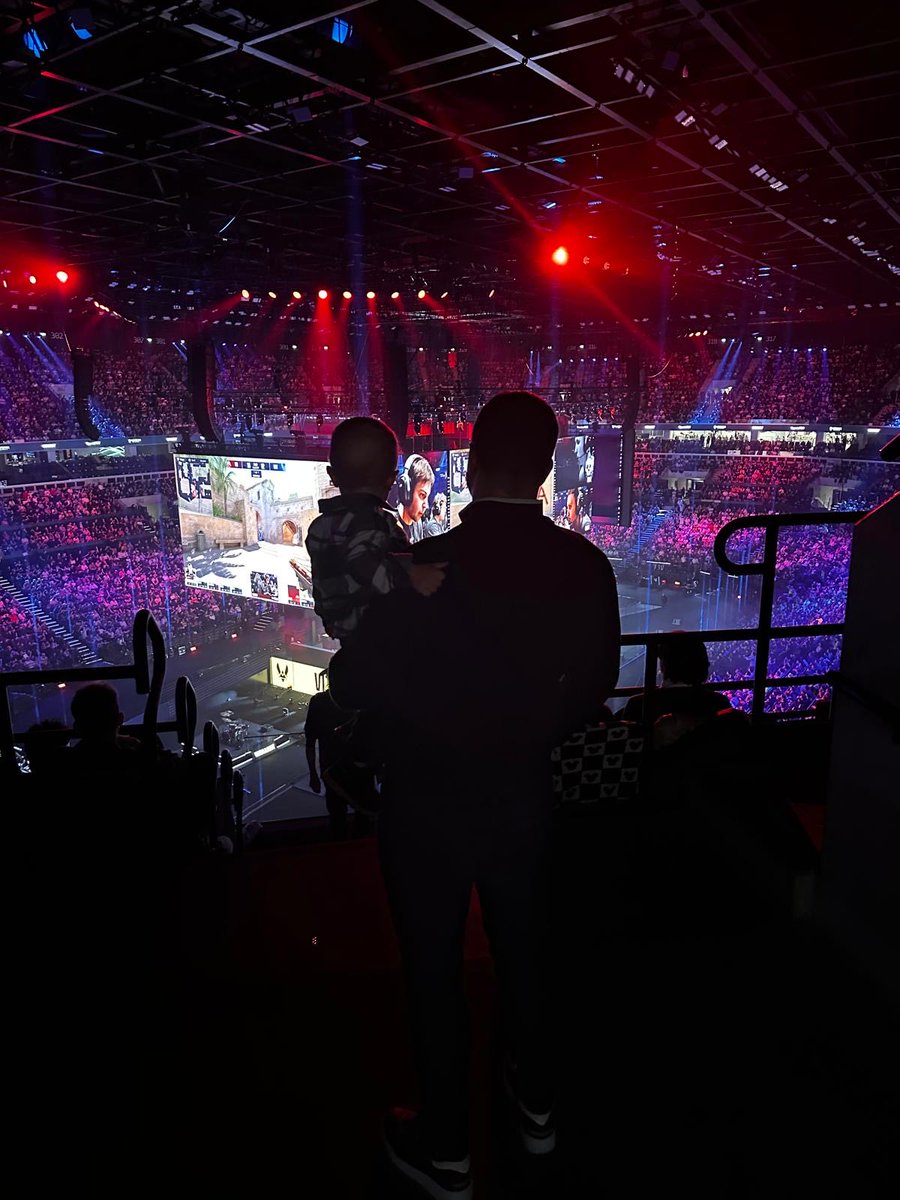 eRCEG aka d1ckb0mb tweet media