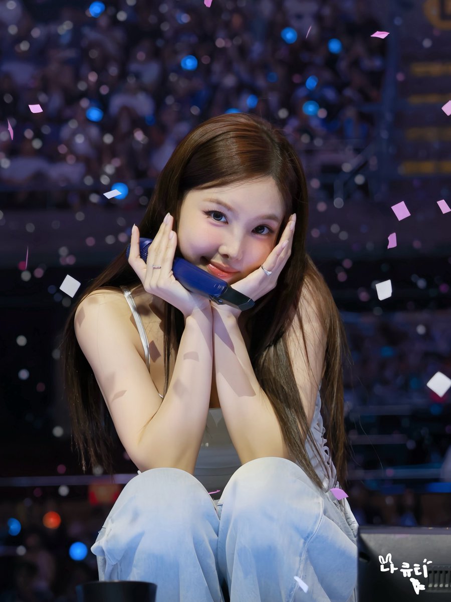nayeon💕💕💕🐰 tweet media
