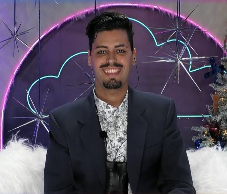 Já seguem o Rei das Limpezas? 🤴
Se não… guilhotin*…

instagram.com/leandromartins…

 #sstvi