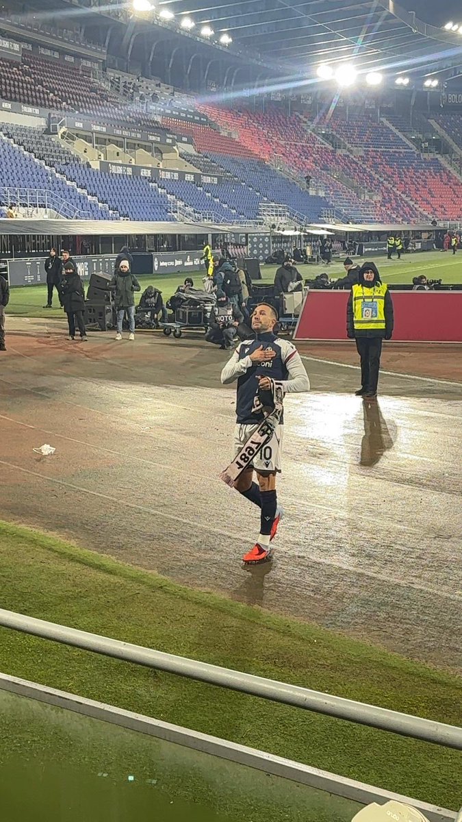 cosimo3_7's tweet image. Il saluto del Berna!