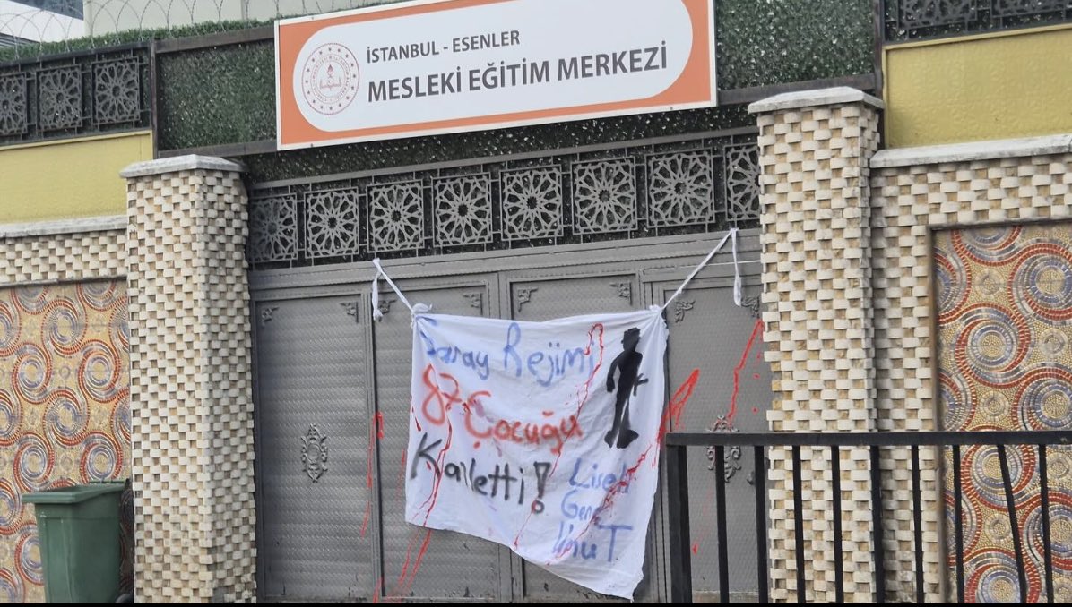 Çocuk işçi cinayetlerini ve MESEM’leri protesto eden Genç Umutçu 5 liseli evlerinden gözaltına alındı

sendika.org/2025/12/cocuk-…