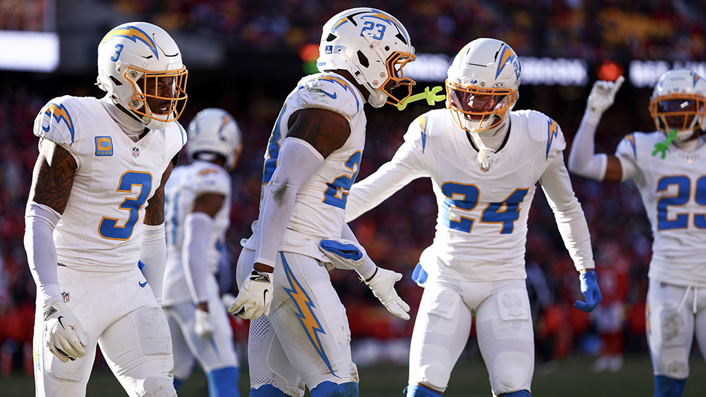 Chargers sweep Chiefs, eliminate reigning AFC champions from