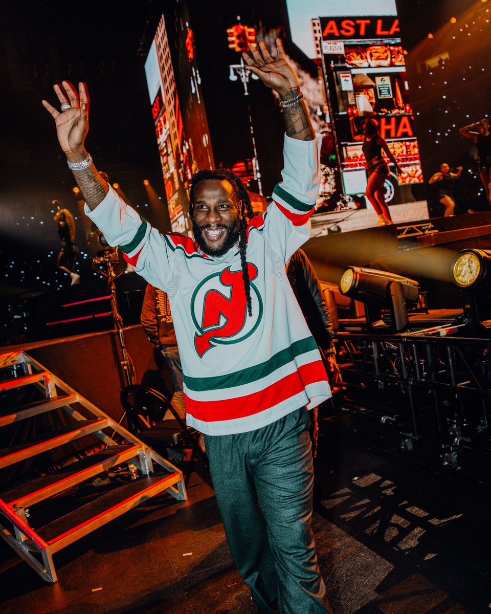 Thank you 🇺🇸 #NOSIGNOFWEAKNESSTOUR

MONTREAL, see you tomorrow 🇨🇦