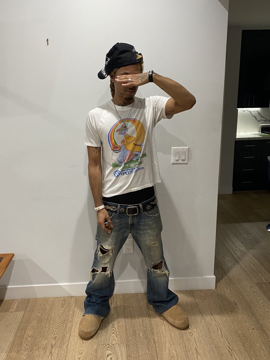Death2Judai's tweet image. Abercrombie Jeans n’ more ♖ #seventhirtyatmorning