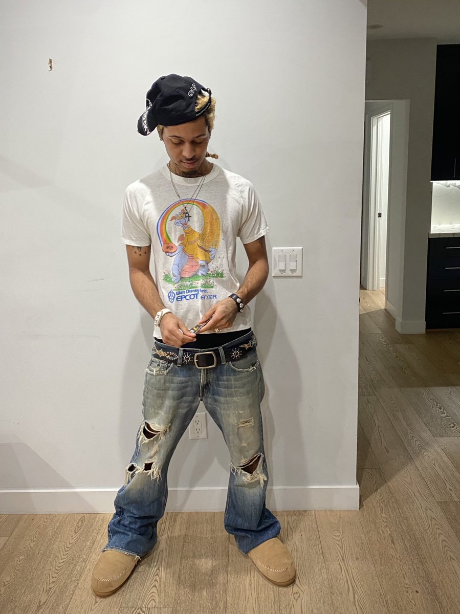 Death2Judai's tweet image. Abercrombie Jeans n’ more ♖ #seventhirtyatmorning
