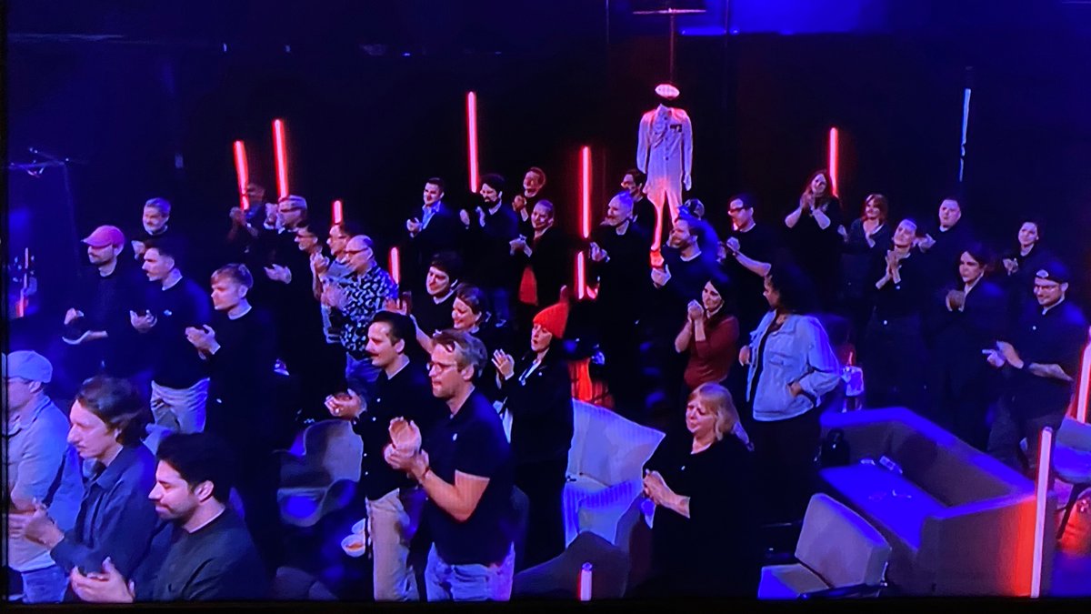 Und genau das unterscheidet übrigens Joko &amp; Klaas von Raab, Pocher und all den anderen Ego-Promis: Sie wertschätzen die Arbeit ihres Teams. Sie lassen ihre Mitarbeiter:innen glänzen, rücken sie in den Mittelpunkt und feiern sie. DAS macht sie aus und DAS lieb ich an ihnen. #DudW