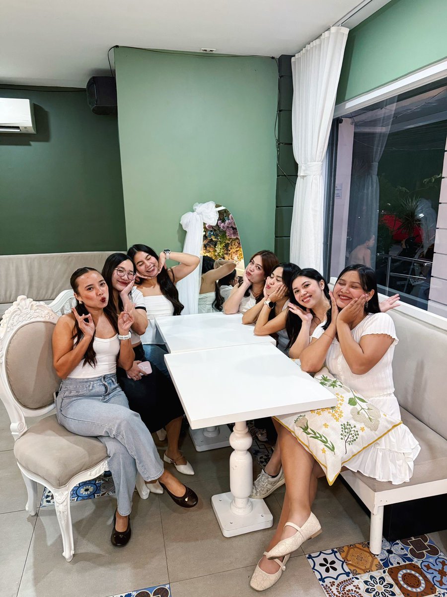 APBStrategy's tweet image. Christmas dinner with our incredible PH team last Friday 🎅🎄

Strong teams build successful companies, and our support team proves that every day. Grateful to celebrate the season together and to work alongside such a dedicated team. 💚✨

#APBStrategy #PHteam #ChristmasDinner