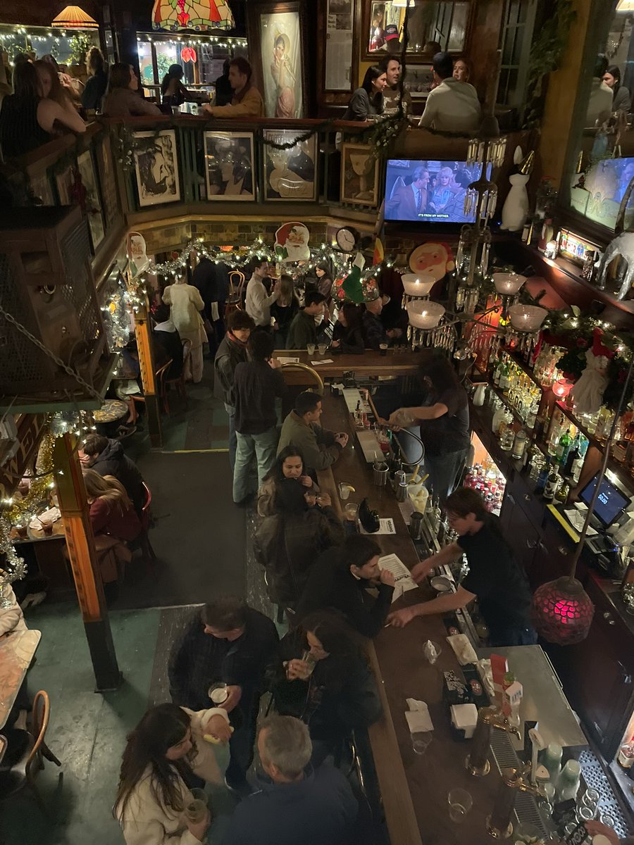 nightmareg1rl's tweet photo. holidays in sf.....its great https://t.co/581wRKuIk3