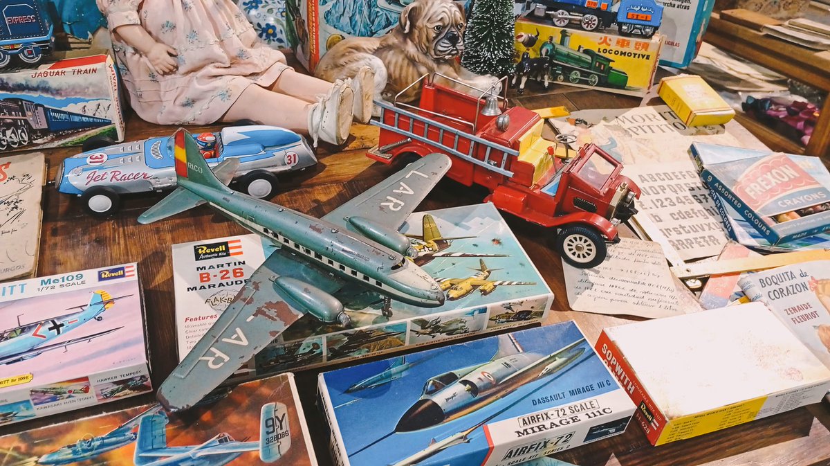 FullCoSevilla's tweet photo. Full Collection Sevilla.
#VintageToys #AntiqueToys #RetroToys #ToyCollector #VintageToy #OldToys #TinToys #ToyCollection https://t.co/njooTjkDs5