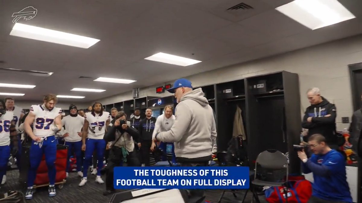 "The toughness of this football team on full display, man. THAT'S BUFFALO BILLS FOOTBALL!" 😤
@CaesarsSports | #BillsMafia