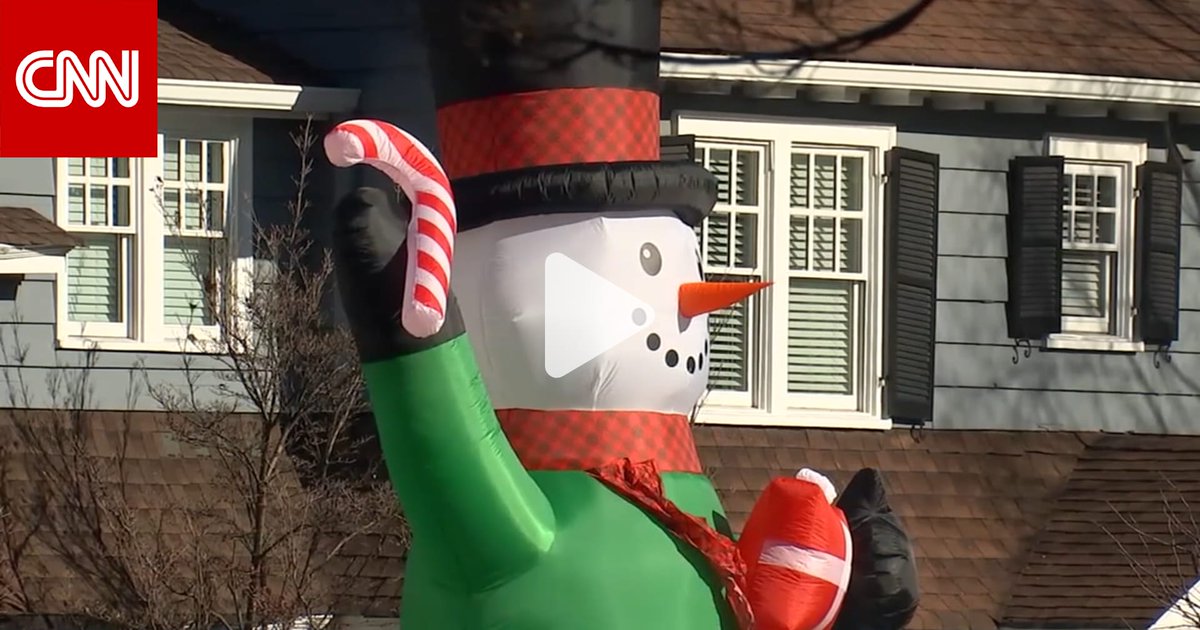 زينة العيد في حي بنيوجيرسي.. شارع كامل يتزيّن برجال ثلج عملاقة قابلة للنفخ في مشهد يجمع بين البهجة وروح التضامن المجتمعي 