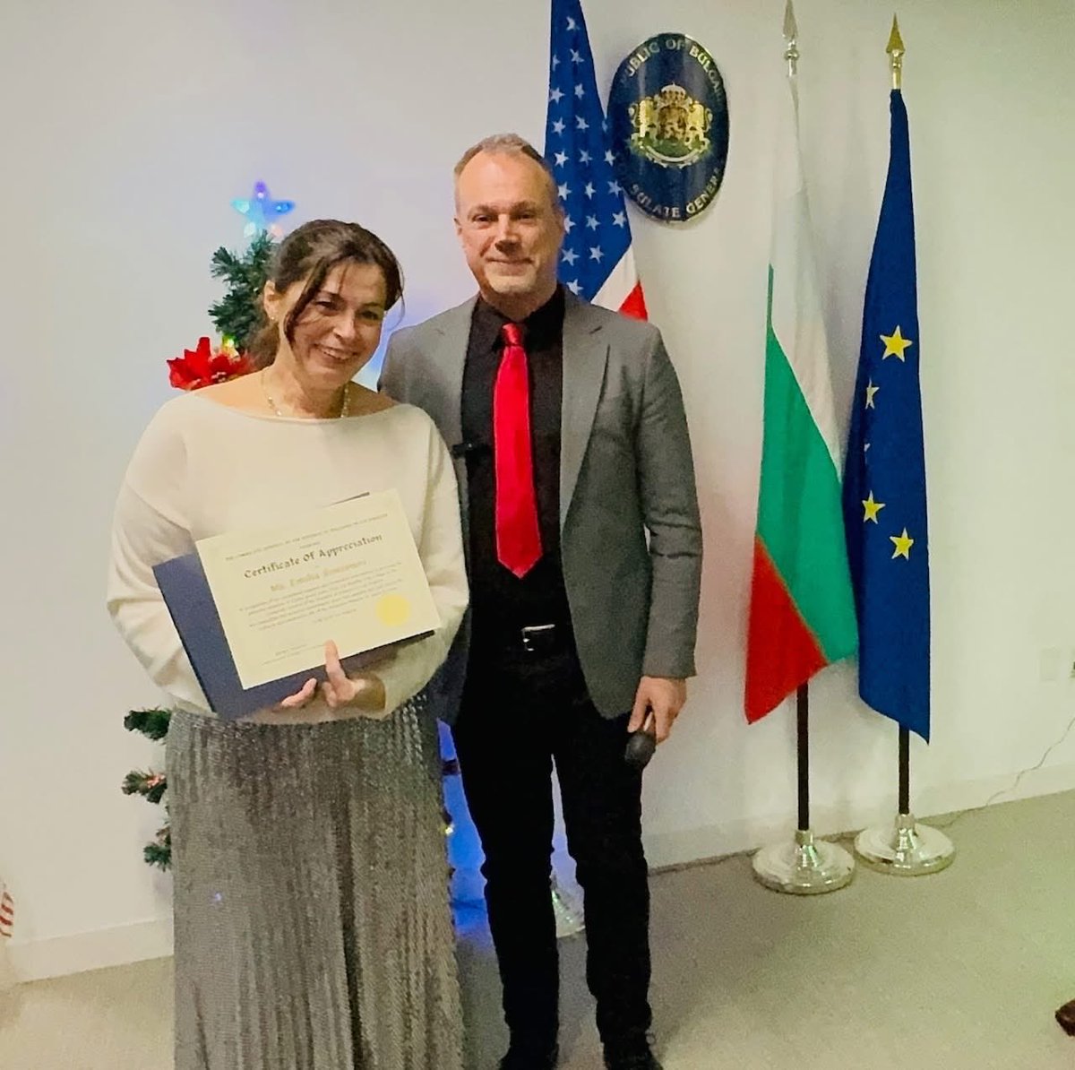 🎶🇧🇬 Bulgarian classical music has a new home at the Consulate General of Bulgaria in Los Angeles.
🎹🎄A donated baby grand piano debuted at our Christmas celebration. Music, tradition, and community—bringing Bulgaria closer across the ocean.
#BulgarianCulture #CulturalDiplomacy
