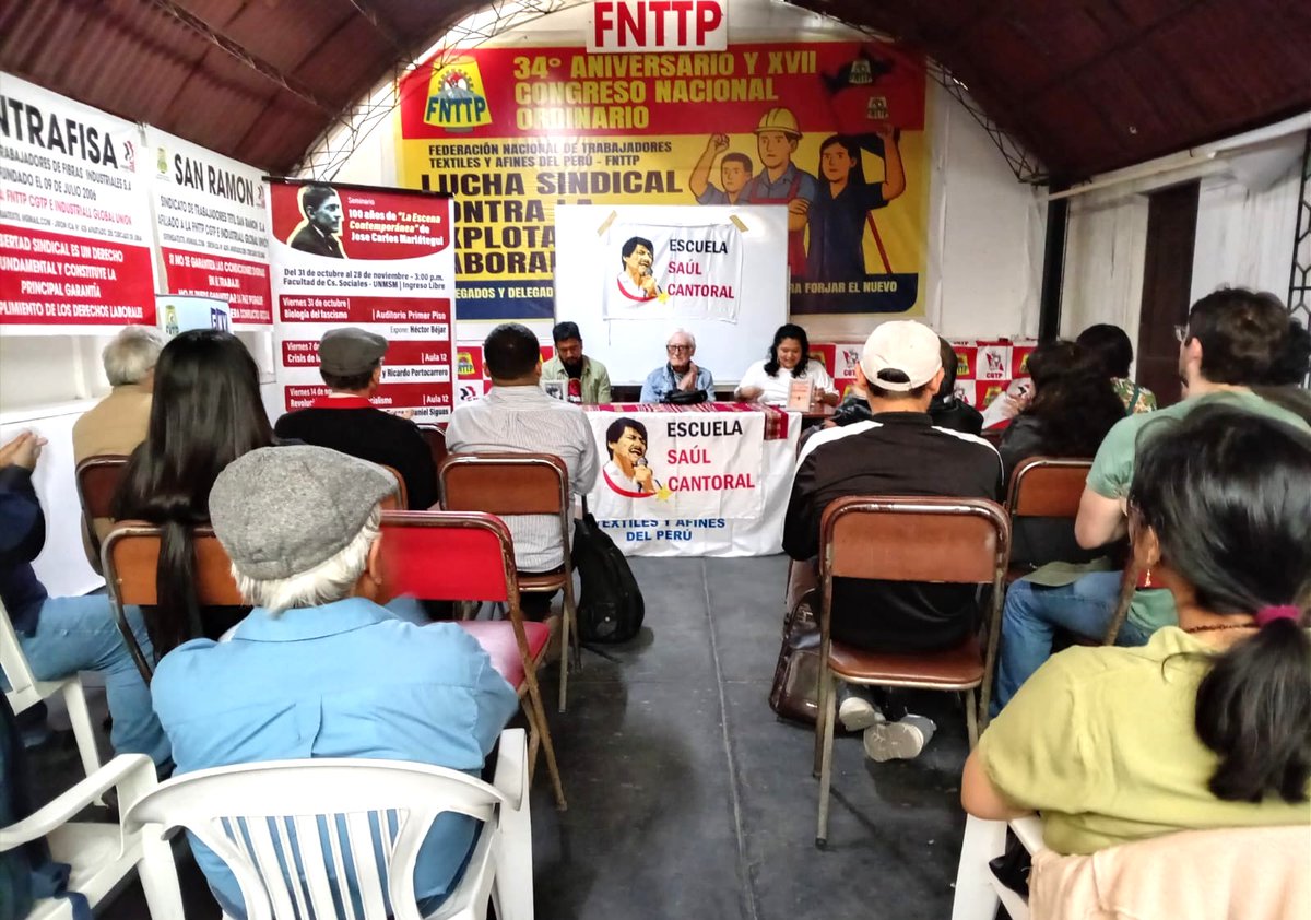 EscuelaSaul's tweet photo. #Clausura || Ayer, con participación de trabajadores y estudiantes, culminaron nuestras jornadas por los 100 años de "La Escena Contemporánea" Mariátegui", espacio  que ha fortalecido la formación política y el debate de ideas para la transformación social.
¡La lucha continúa! https://t.co/QDFzvkrVn9