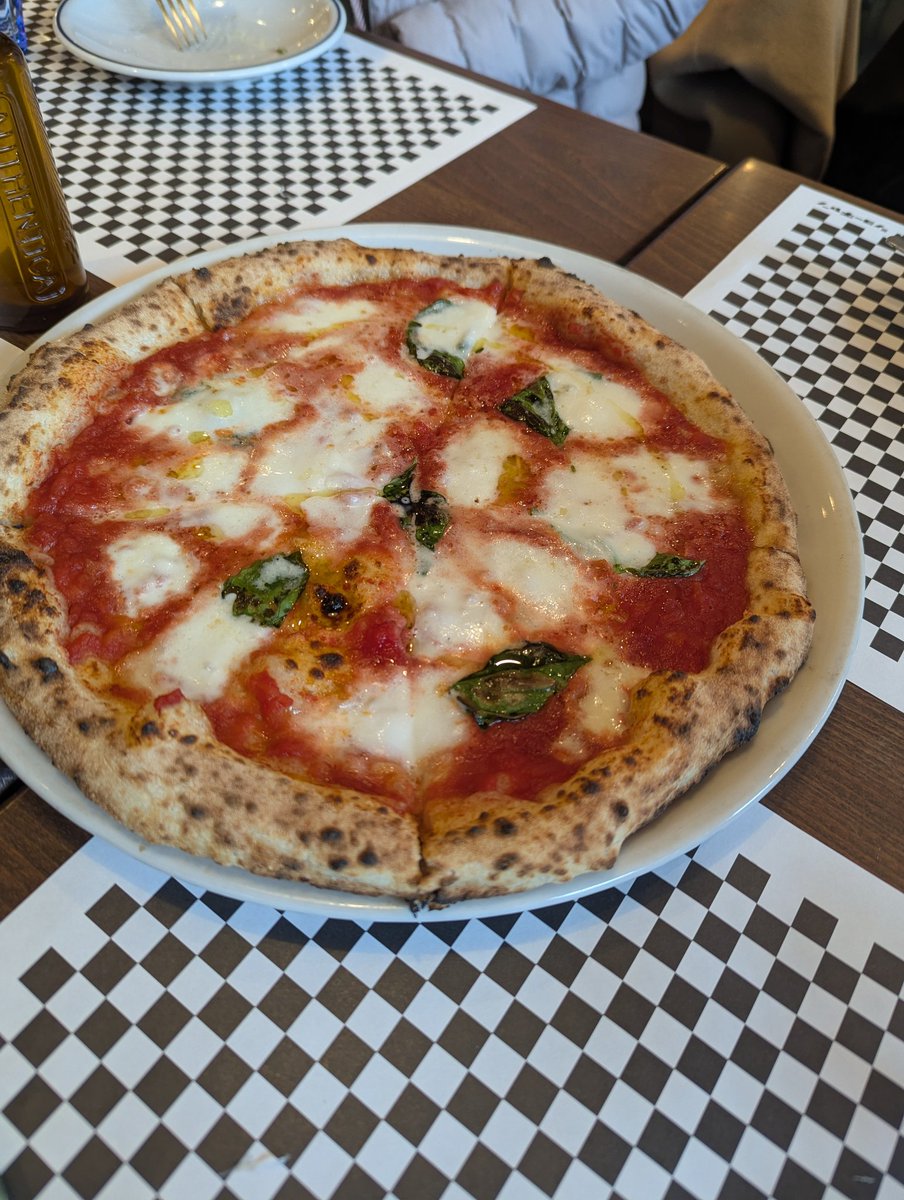 ピザ 土日は茅ヶ崎におりました！ サプライズの為ちょっと早めに茅ヶ崎入り